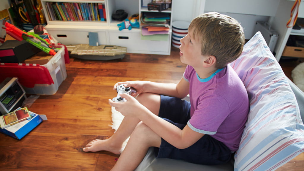 Mother feeds video games addict, 13, after gambling for 48 hours